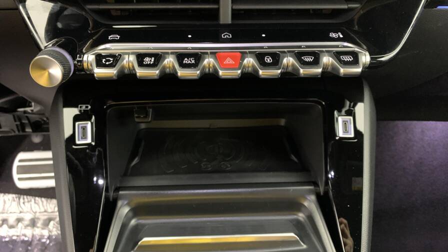 Mandataire Automobile neuf, recherche de Peugeot 2008-hybrid-145-e-dcs6-gt - E-Motors