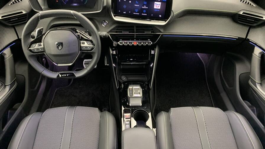 Mandataire Automobile neuf, recherche de Peugeot 2008-hybrid-145-e-dcs6-gt - E-Motors