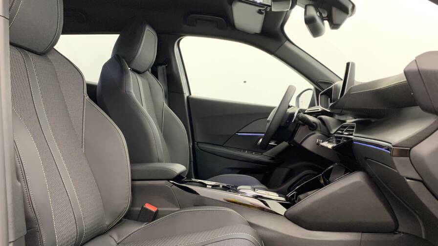 Mandataire Automobile neuf, recherche de Peugeot 2008-hybrid-145-e-dcs6-gt - E-Motors