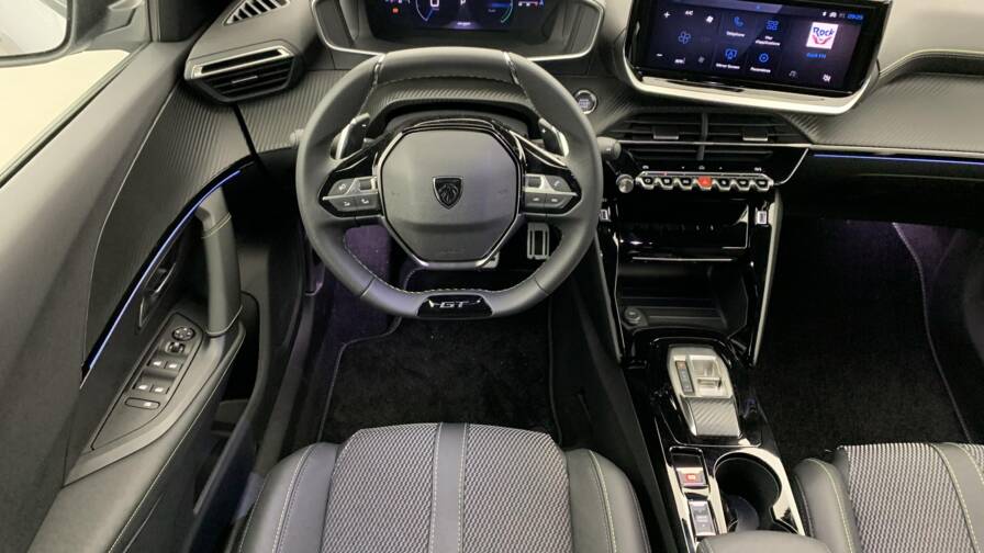 Mandataire Automobile neuf, recherche de Peugeot 2008-hybrid-145-e-dcs6-gt - E-Motors