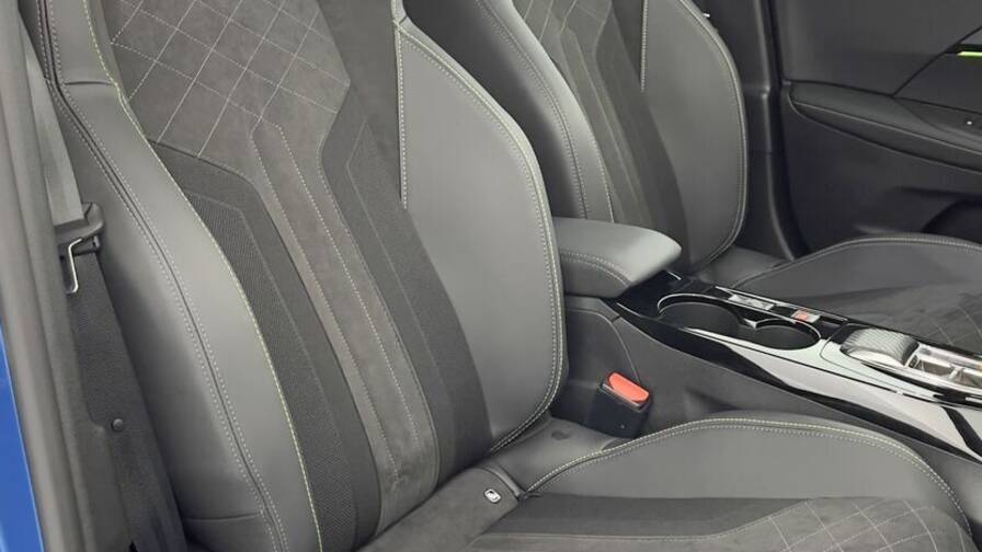 Mandataire Automobile neuf, recherche de Peugeot 2008-ii-1-2-puretech-130ch-gt-eat8 - E-Motors