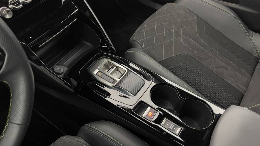 Mandataire Automobile neuf, recherche de Peugeot 2008-ii-1-2-puretech-130ch-gt-eat8 - E-Motors