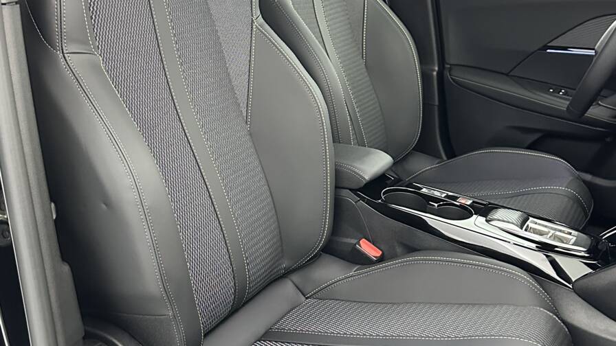 Mandataire Automobile neuf, recherche de Peugeot 2008-ii-2-1-2-hybrid-136ch-gt-e-dcs6 - E-Motors