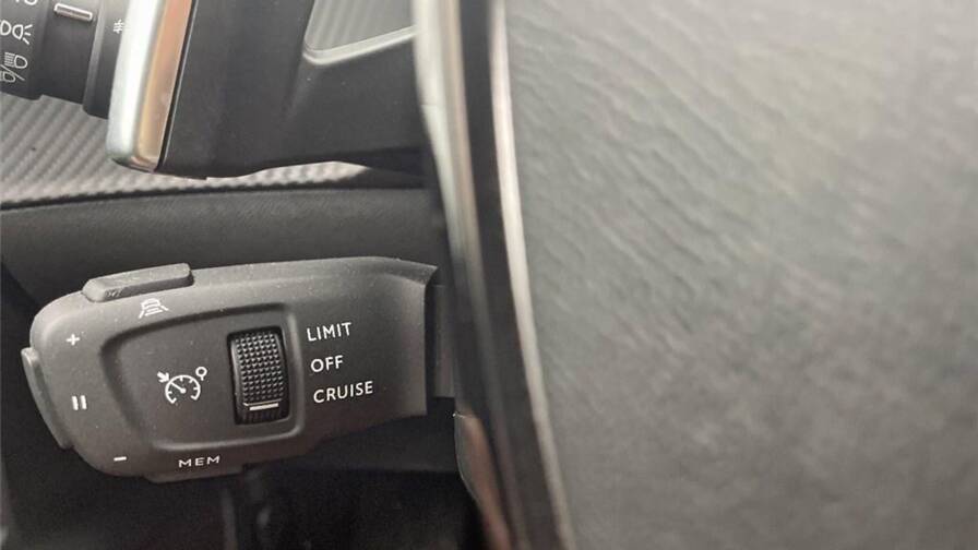 Mandataire Automobile occasion, recherche de Peugeot 2008-ii-puretech-130-s-s-eat8-gt-line - E-Motors