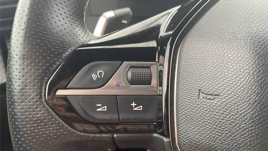 Mandataire Automobile occasion, recherche de Peugeot 2008-ii-puretech-130-s-s-eat8-gt-line - E-Motors