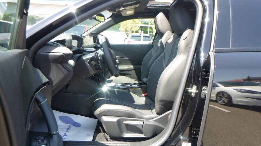 Mandataire Automobile neuf, recherche de Peugeot 2008-hybrid-145-e-dcs6-gt-plus-toit-pano - E-Motors