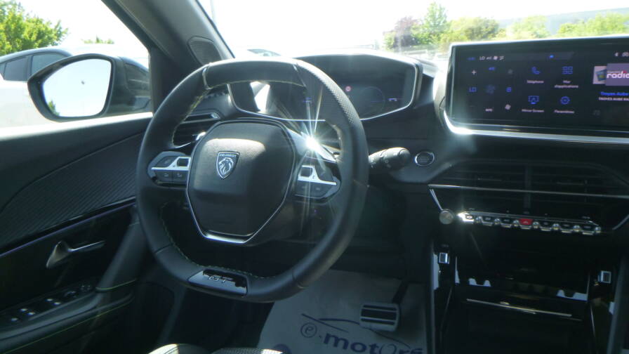 Mandataire Automobile neuf, recherche de Peugeot 2008-hybrid-145-e-dcs6-gt-plus-toit-pano - E-Motors