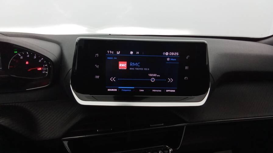 Mandataire Automobile occasion, recherche de Peugeot 2008-puretech-100-s-s-bvm6-allure - E-Motors