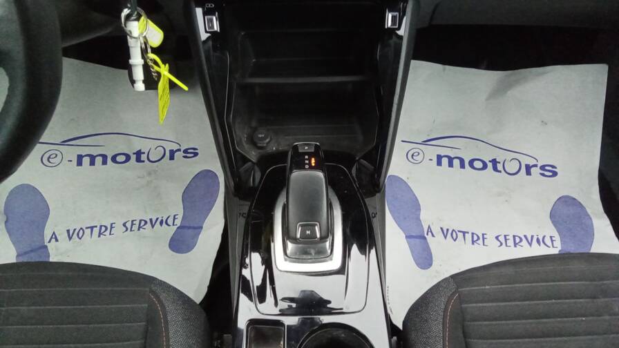 Mandataire Automobile occasion, recherche de Peugeot 2008-puretech-130-eat8-active-pack - E-Motors