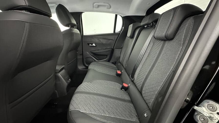 Mandataire Automobile neuf, recherche de Peugeot 208-1-2-hybrid-110ch-allure-e-dcs6 - E-Motors