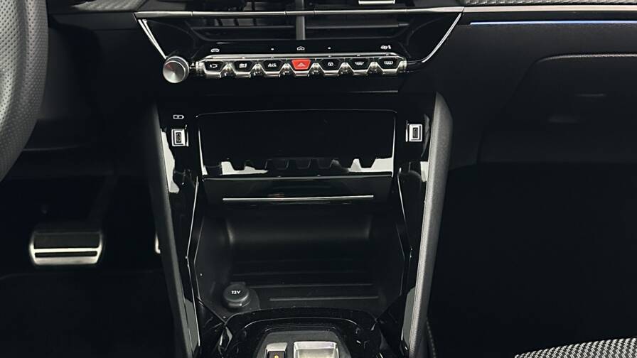 Mandataire Automobile occasion, recherche de Peugeot 208-1-2-hybrid-136ch-gt-e-dcs6 - E-Motors