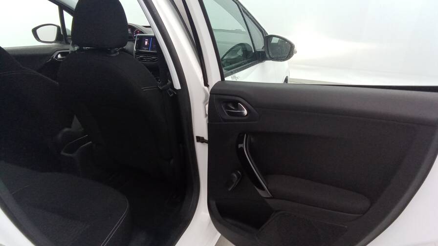 Mandataire Automobile occasion, recherche de Peugeot 208-1-2-puretech-68-active - E-Motors