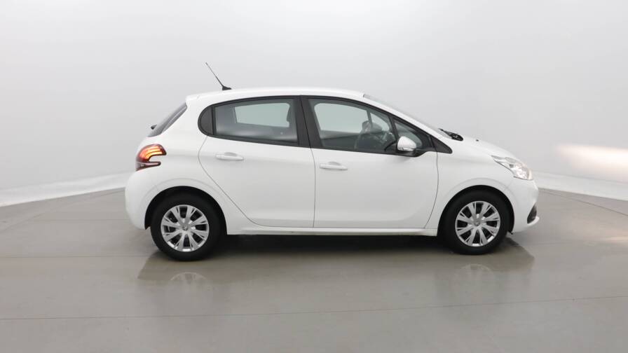 Mandataire Automobile occasion, recherche de Peugeot 208-affaire-1-2-puretech-82-premium-pack-plus-pdc-ar - E-Motors