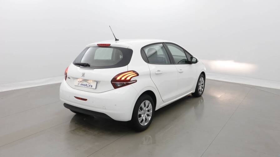 Mandataire Automobile occasion, recherche de Peugeot 208-affaire-1-2-puretech-82-premium-pack-plus-pdc-ar - E-Motors