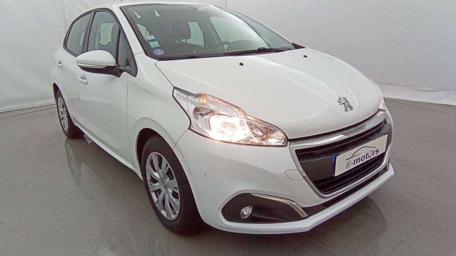 Mandataire Automobile occasion, recherche de Peugeot 208-affaire-1-2-puretech-82-premium-pack-plus-pdc-ar - E-Motors