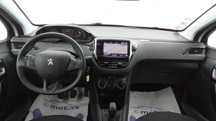 Mandataire Automobile occasion, recherche de Peugeot 208-affaire-1-2-puretech-82-premium-pack-plus-pdc-ar - E-Motors