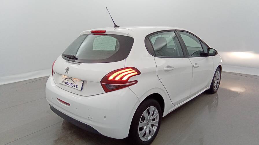 Mandataire Automobile occasion, recherche de Peugeot 208-affaire-1-2-puretech-82-premium-pack-plus-pdc-ar - E-Motors