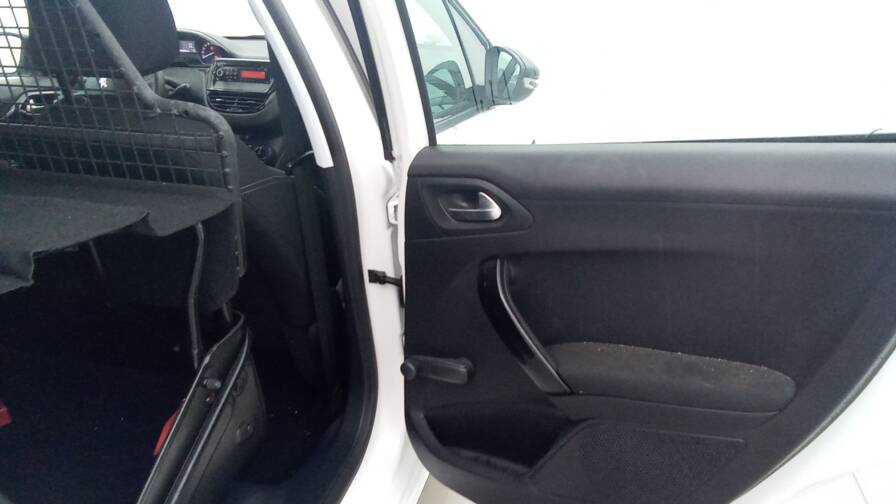 Mandataire Automobile occasion, recherche de Peugeot 208-affaire-1-6-bluehdi-75-pack-clim-2pl - E-Motors