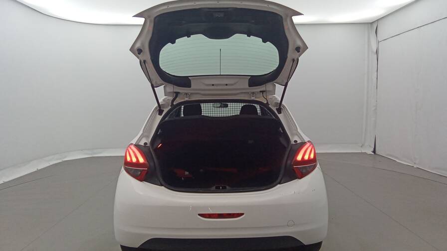 Mandataire Automobile occasion, recherche de Peugeot 208-affaire-1-6-bluehdi-75-pack-clim-2pl - E-Motors