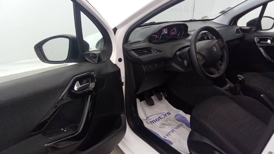 Mandataire Automobile occasion, recherche de Peugeot 208-affaire-1-6-bluehdi-75-pack-clim-2pl - E-Motors