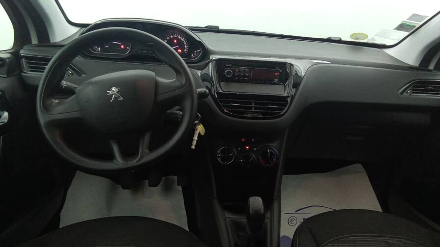 Mandataire Automobile occasion, recherche de Peugeot 208-affaire-1-6-bluehdi-75-pack-clim-2pl - E-Motors