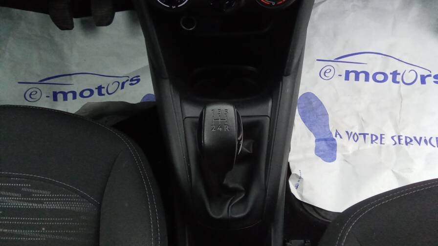 Mandataire Automobile utilitaire, recherche de Peugeot 208-affaire-puretech-82-premium-pack-2pl-plus-pdc-ar - E-Motors