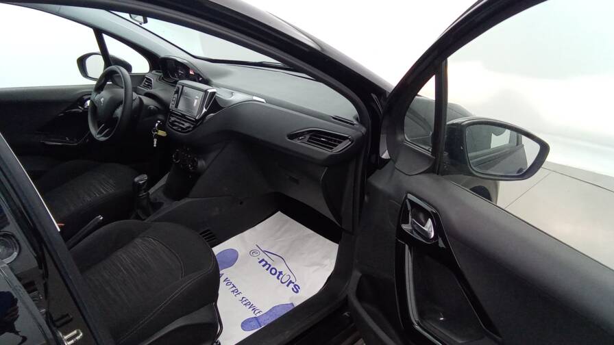 Mandataire Automobile occasion, recherche de Peugeot 208-affaire-puretech-82-premium-pack-plus-pdc-ar - E-Motors