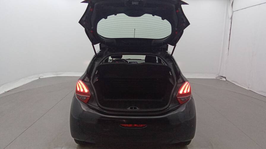 Mandataire Automobile occasion, recherche de Peugeot 208-affaire-puretech-82-premium-pack-plus-pdc-ar - E-Motors