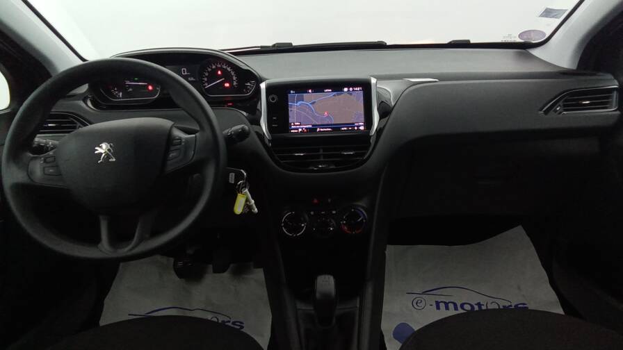 Mandataire Automobile occasion, recherche de Peugeot 208-affaire-puretech-82-premium-pack-plus-pdc-ar - E-Motors