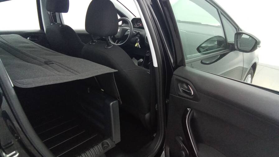 Mandataire Automobile occasion, recherche de Peugeot 208-affaire-puretech-82-premium-pack-plus-pdc-ar - E-Motors