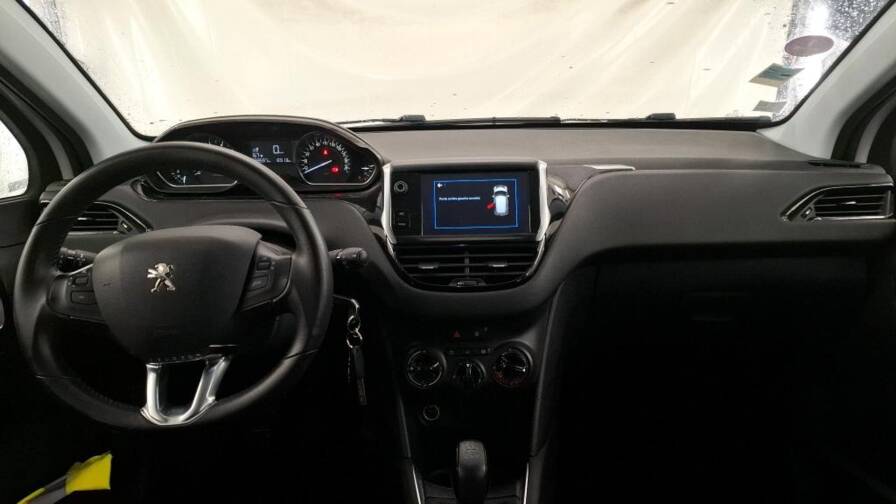 Mandataire Automobile occasion, recherche de Peugeot 208-puretech-82-s-s-bvm5-active-plus-gps-plus-stationnement-arri-re - E-Motors