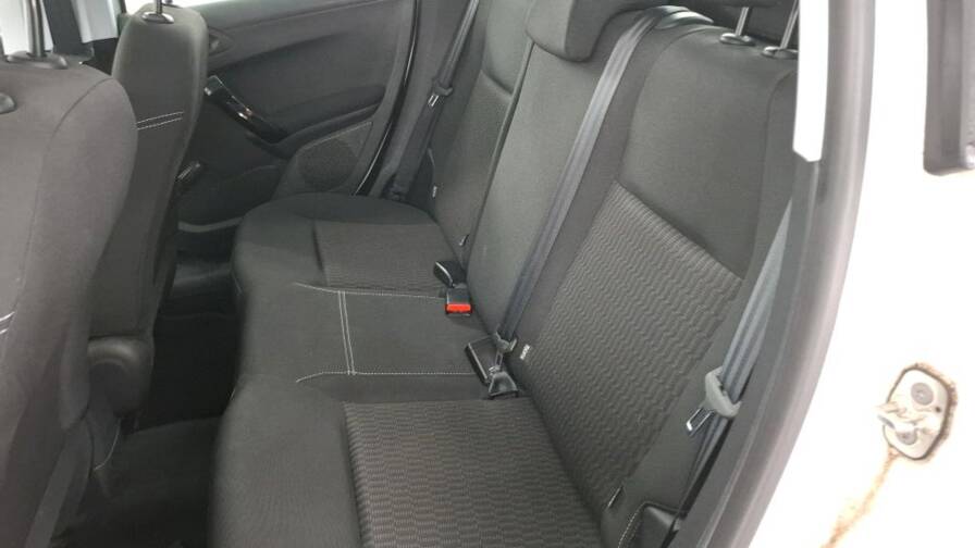 Mandataire Automobile occasion, recherche de Peugeot 208-puretech-82-s-s-bvm5-active-plus-gps-plus-stationnement-arri-re - E-Motors