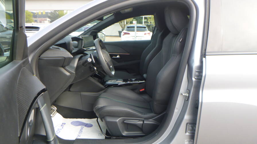 Mandataire Automobile occasion, recherche de Peugeot 208-puretech-100-s-s-eat8-gt - E-Motors