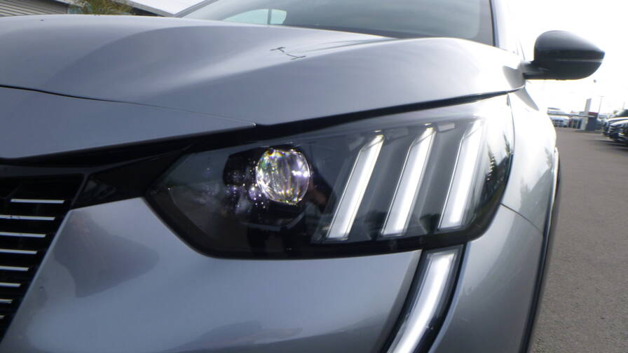 Mandataire Automobile occasion, recherche de Peugeot 208-puretech-100-s-s-eat8-gt - E-Motors