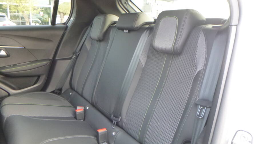 Mandataire Automobile occasion, recherche de Peugeot 208-puretech-100-s-s-eat8-gt - E-Motors