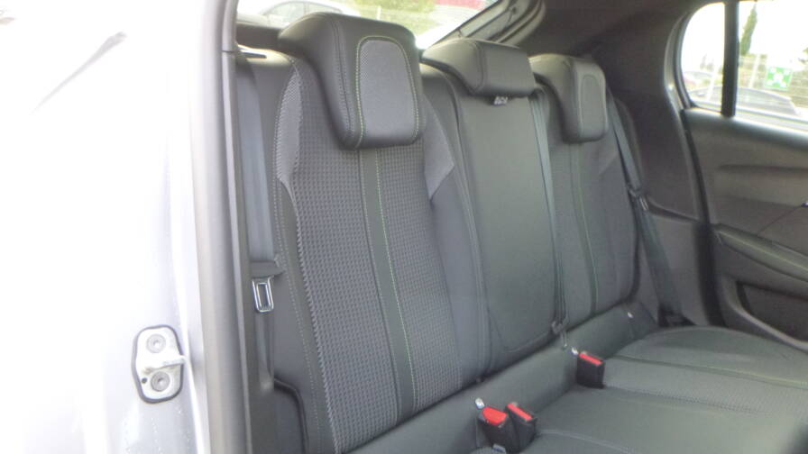 Mandataire Automobile occasion, recherche de Peugeot 208-puretech-100-s-s-eat8-gt - E-Motors