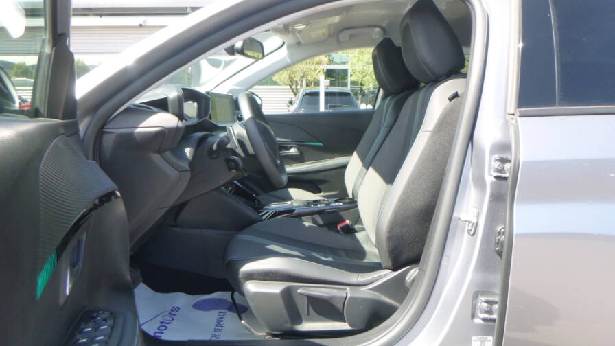 Mandataire Automobile occasion, recherche de Peugeot 208-puretech-130-s-s-eat8-allure-pack - E-Motors