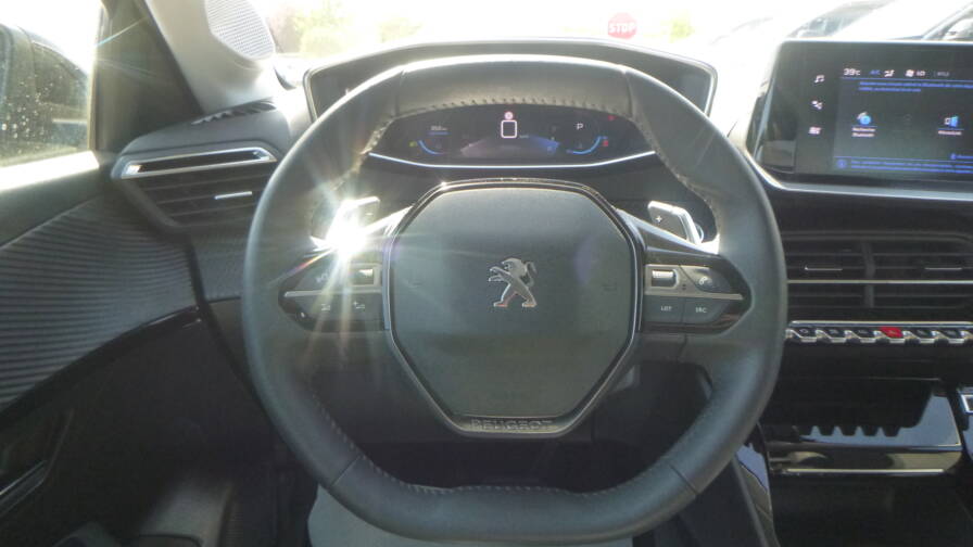Mandataire Automobile occasion, recherche de Peugeot 208-puretech-130-s-s-eat8-allure-pack - E-Motors