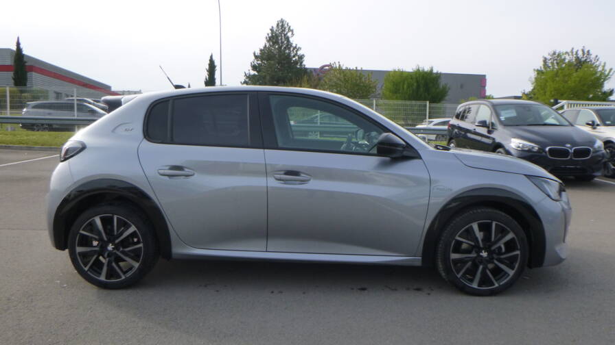 Mandataire Automobile occasion, recherche de Peugeot 208-puretech-100-s-s-eat8-gt - E-Motors