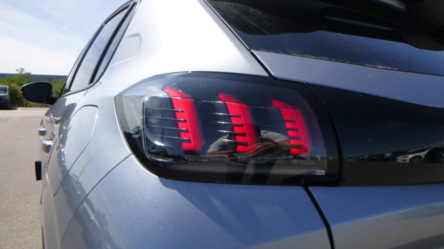 Mandataire Automobile occasion, recherche de Peugeot 208-puretech-130-s-s-eat8-allure-pack - E-Motors