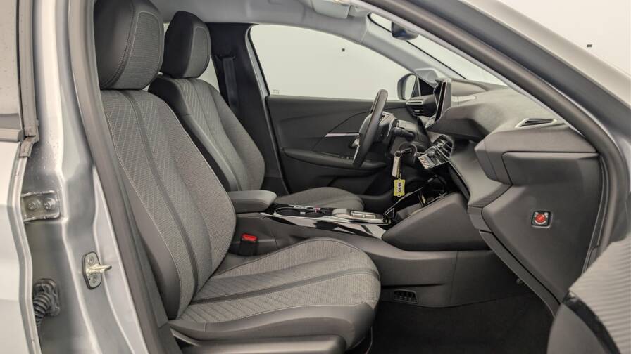 Mandataire Automobile occasion, recherche de Peugeot 208-hybrid-100-e-dcs6-allure - E-Motors