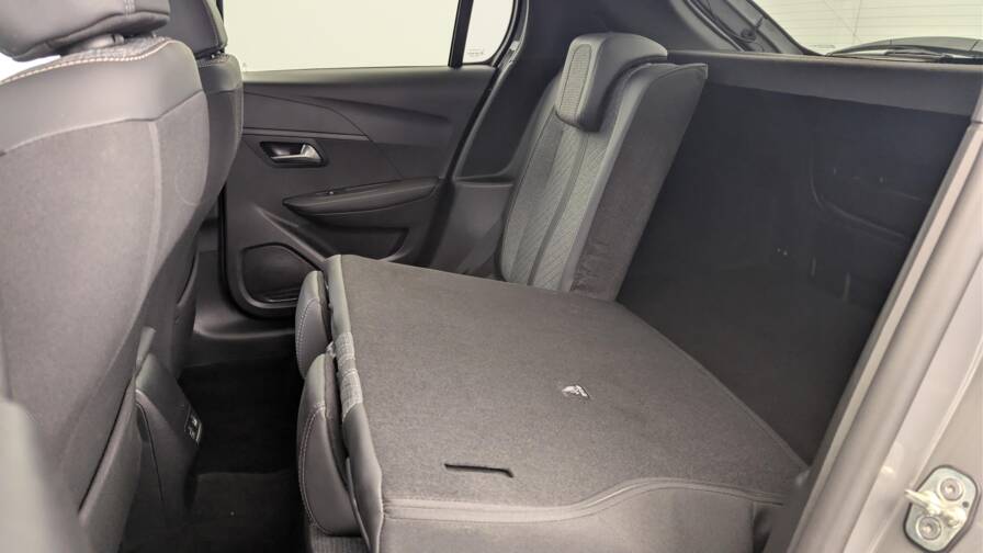 Mandataire Automobile occasion, recherche de Peugeot 208-hybrid-100-e-dcs6-allure - E-Motors