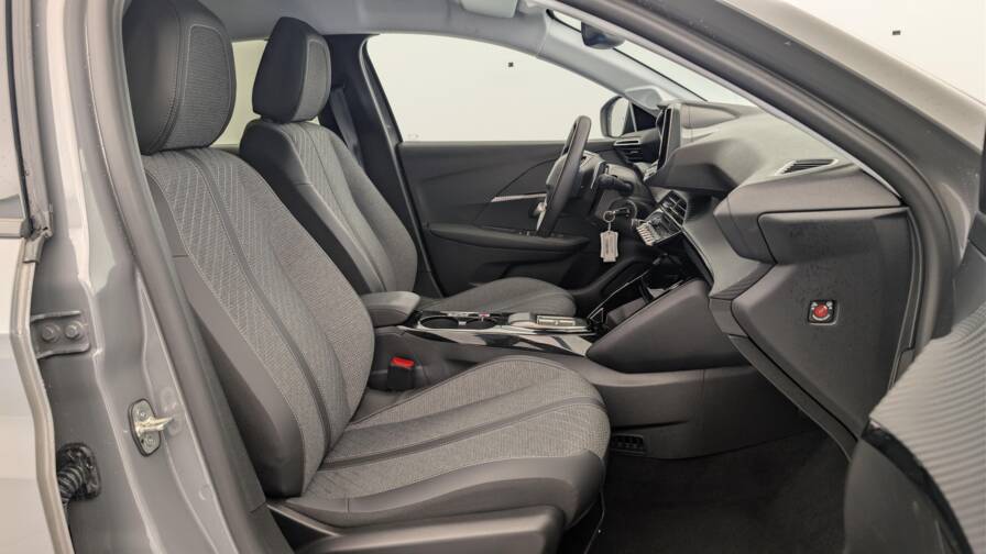 Mandataire Automobile occasion, recherche de Peugeot 208-hybrid-100-e-dcs6-allure - E-Motors