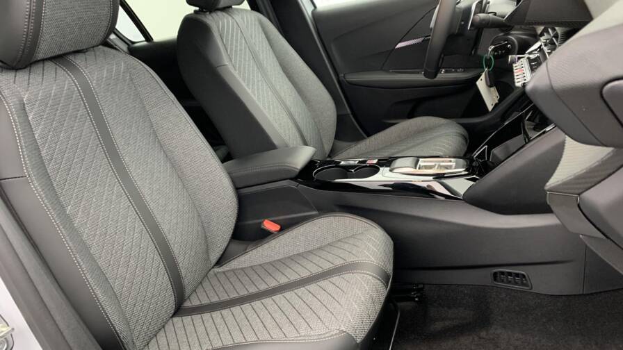 Mandataire Automobile neuf, recherche de Peugeot 208-hybrid-110-e-dcs6-allure - E-Motors