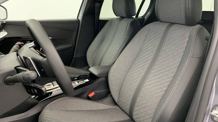 Mandataire Automobile neuf, recherche de Peugeot 208-hybrid-110-e-dcs6-allure - E-Motors