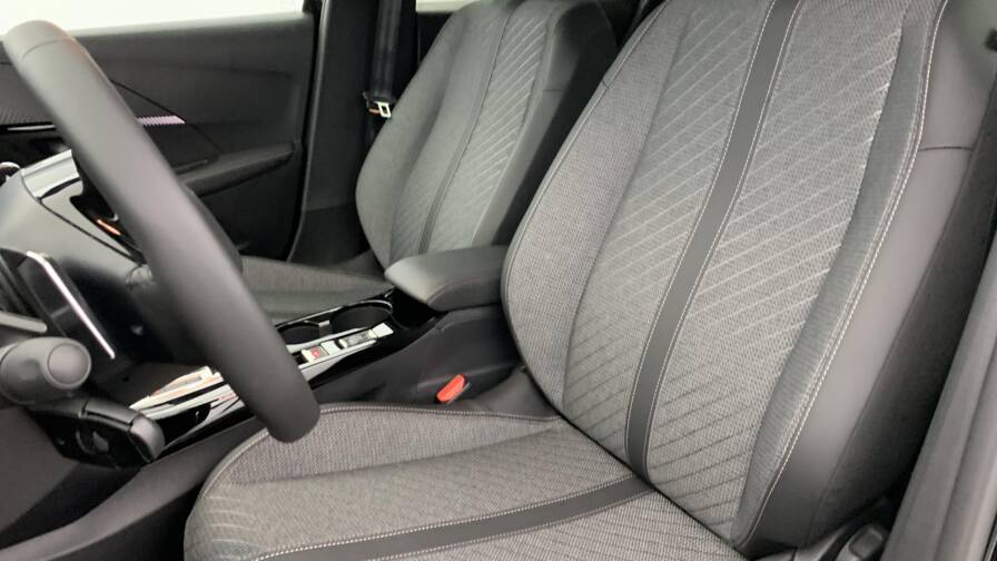 Mandataire Automobile neuf, recherche de Peugeot 208-hybrid-110-e-dcs6-allure - E-Motors