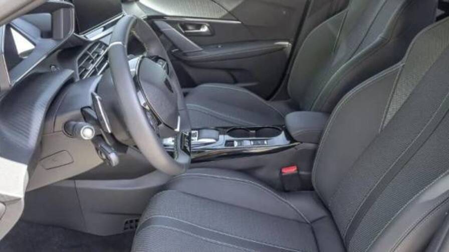 Mandataire Automobile occasion, recherche de Peugeot 208-hybrid-110-e-dcs6-gt - E-Motors