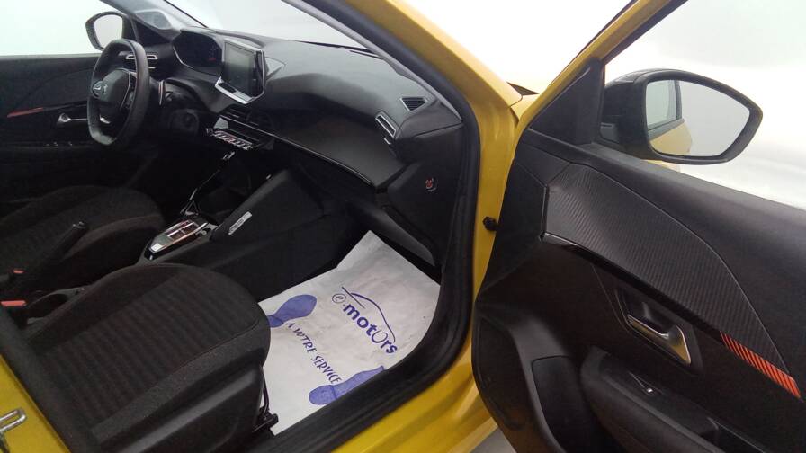 Mandataire Automobile occasion, recherche de Peugeot 208-puretech-100-eat8-active-pack-plus-gps - E-Motors