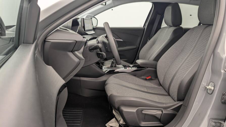 Mandataire Automobile occasion, recherche de Peugeot 208-puretech-100-s-s-bvm6-allure - E-Motors