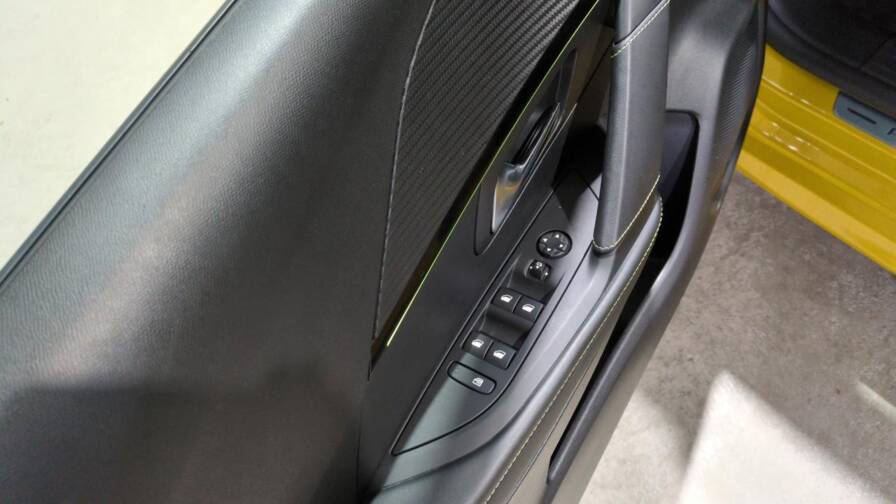 Mandataire Automobile occasion, recherche de Peugeot 208-puretech-100-s-s-bvm6-gt - E-Motors